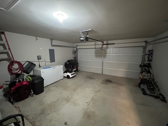 Building Photo - 2110 Markley Dr