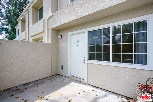 Building Photo - 4240 Lost Hills Rd