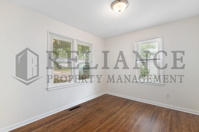 Building Photo - 2309 W Graber St