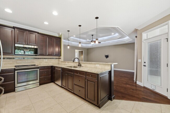 Building Photo - 2348 Cummings Dr