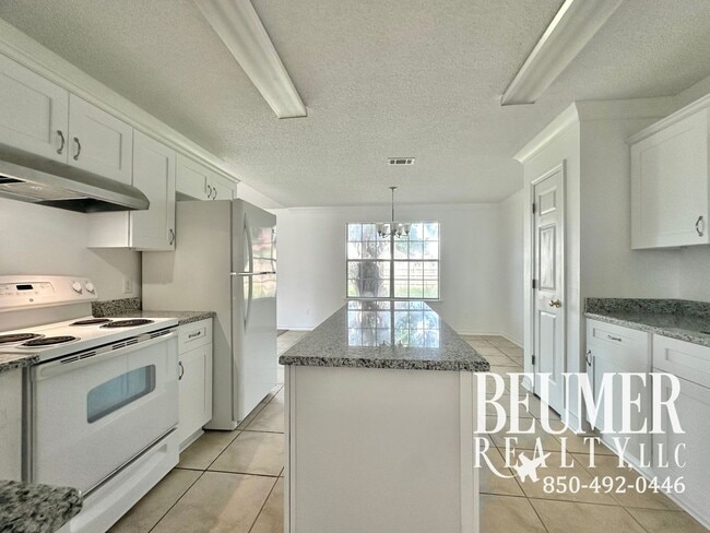 Building Photo - Fantastic Located Home Near NAS for Rent