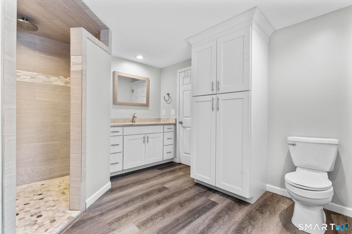 Building Photo - 125 Birchwood Dr