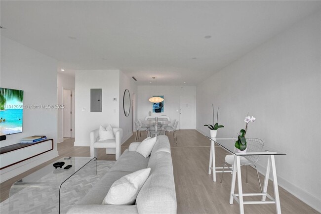 Building Photo - 3 Island Ave