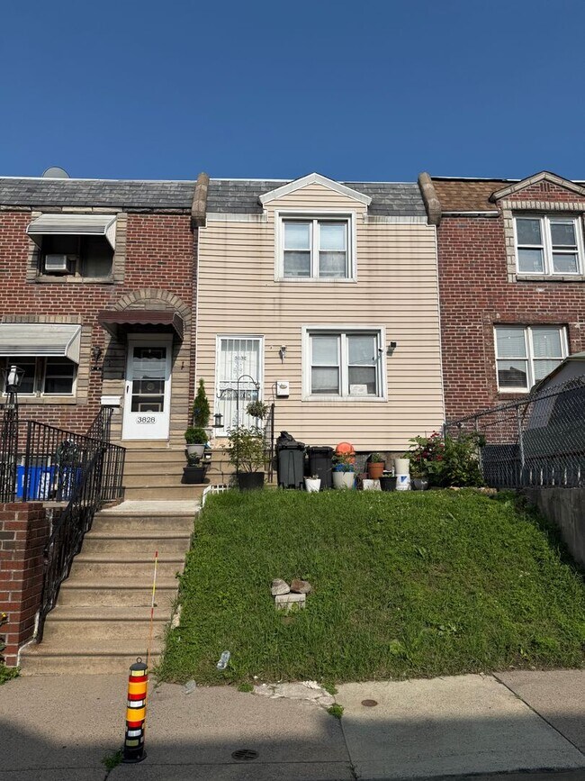 Building Photo - 3830 Palmetto St