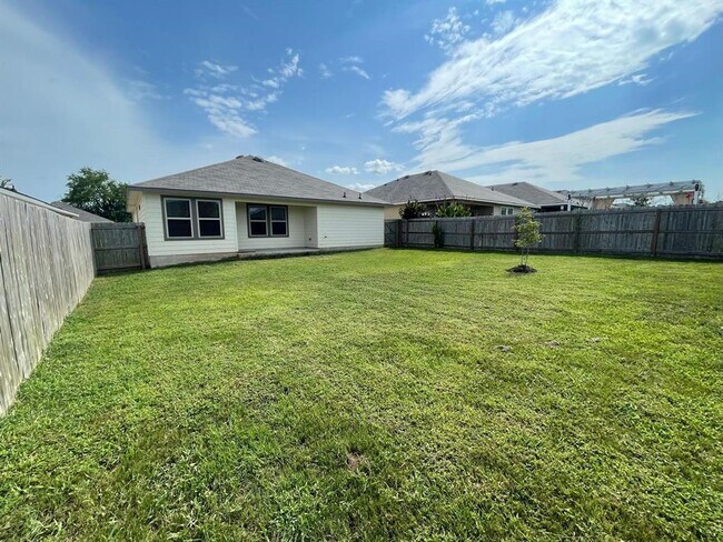 Building Photo - 221 Pecos Dr