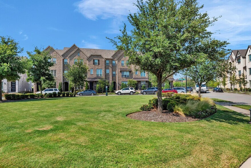 Building Photo - 2518 Plumas Dr