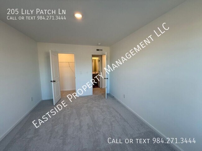 Building Photo - 205 Lily Patch Ln