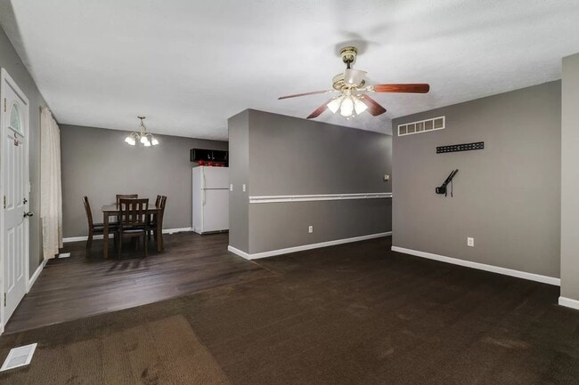 Building Photo - 1622 Iowa St