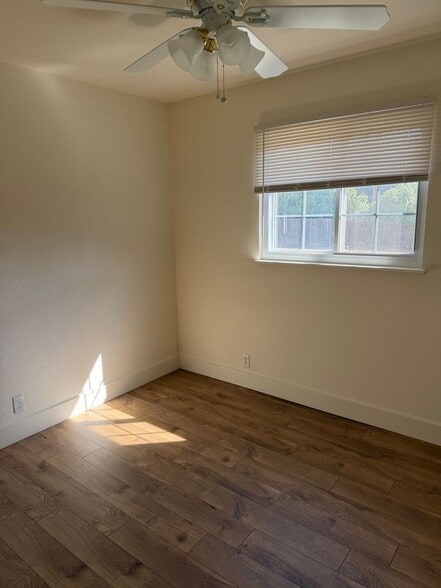 Building Photo - 6552 Miles Ln