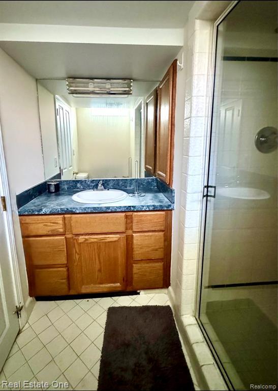 Building Photo - 37683 Adrian Dr