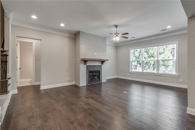 Building Photo - 440 Baroque Dr