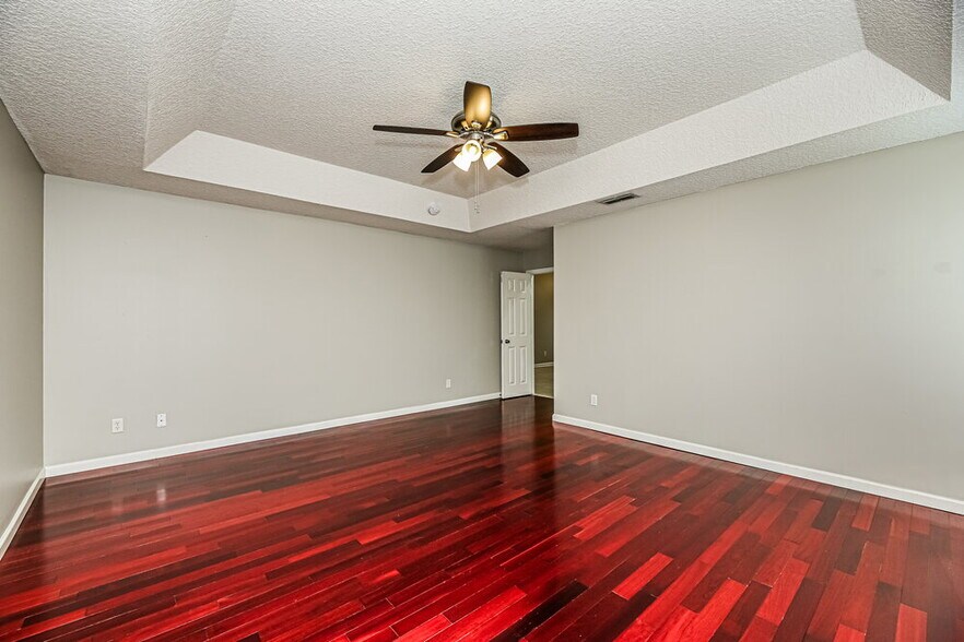 Building Photo - 301 N Lake Cunningham Ave