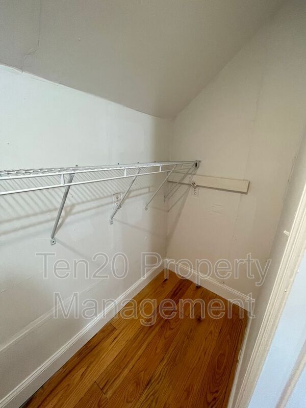 Building Photo - 811 3rd Ave