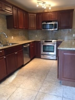 Building Photo - Beautiful 4 Bedroom 2 1/2 Bathroom Northridge Two-Story Condo, Ready for Move-In!