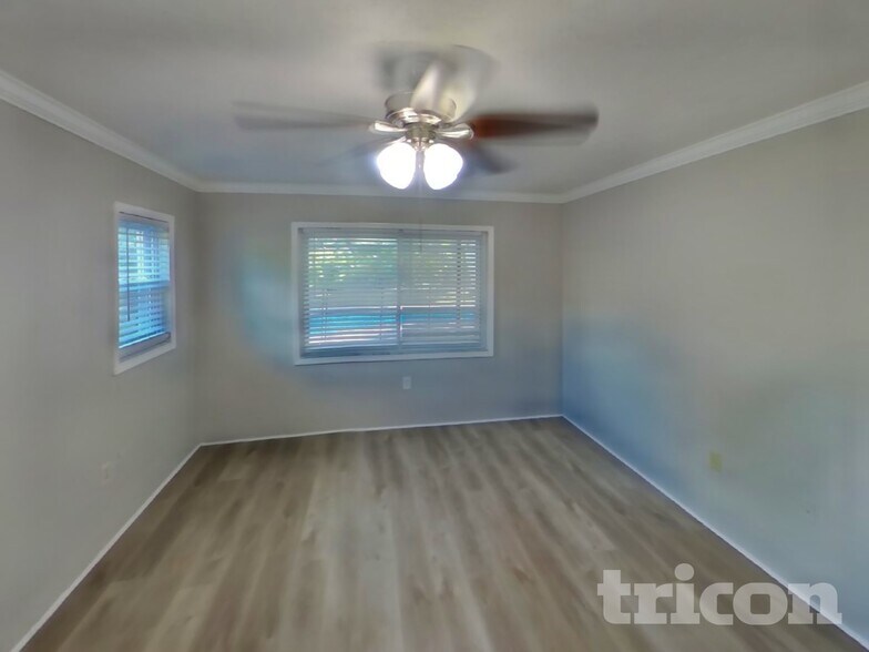 Building Photo - 4720 Palm Aire Cir