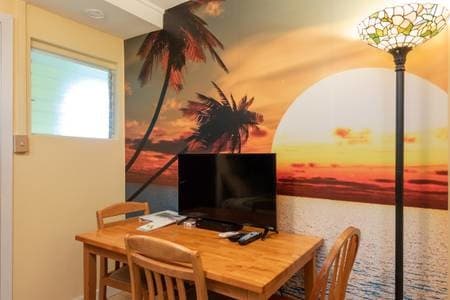 Oak Table, Chairs & Color TV - 47-337 Mahakea Rd
