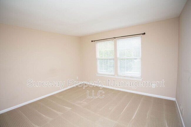 Building Photo - 7 Amaryllis Ln
