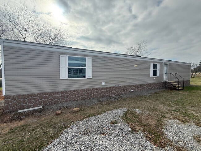 Building Photo - 3104 N Cardinal Rd