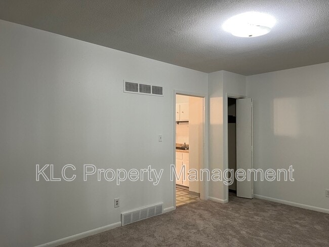 Building Photo - 2826 67th St