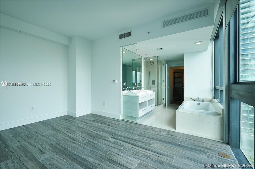 Master Bedroom - 650 NE 32nd St