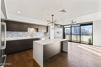 Building Photo - 200 W Portland St