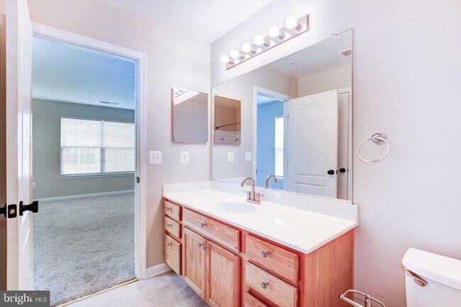 Building Photo - 151 Brynwood St