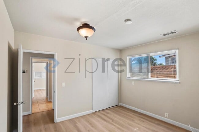 Building Photo - 1765 Landana Dr