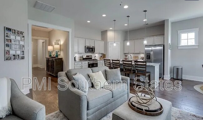 Building Photo - 607 Torridon Ln