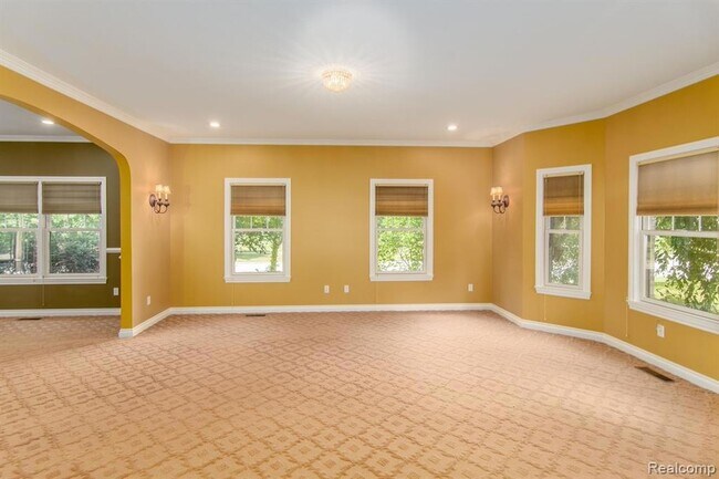 Building Photo - 1821 Woods Way