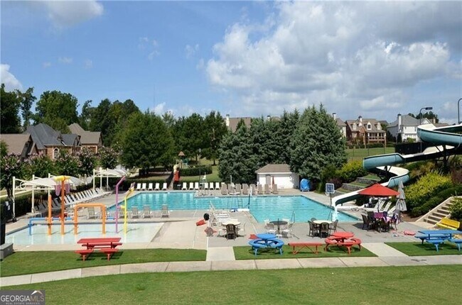 Building Photo - 5861 Yoshino Cherry Ln NE