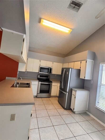 Building Photo - 2070 Sarah Louise Dr