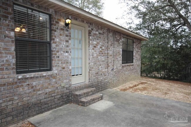 Building Photo - 6250 Starhill Dr