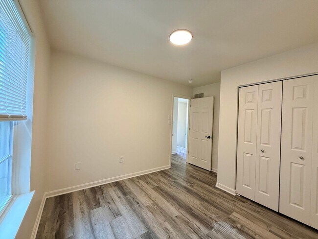 Building Photo - 601 Rockwood Dr