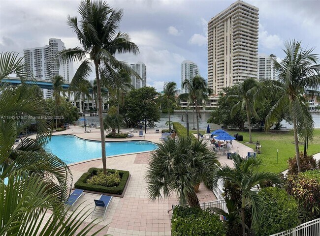 Building Photo - 19390 Collins Ave