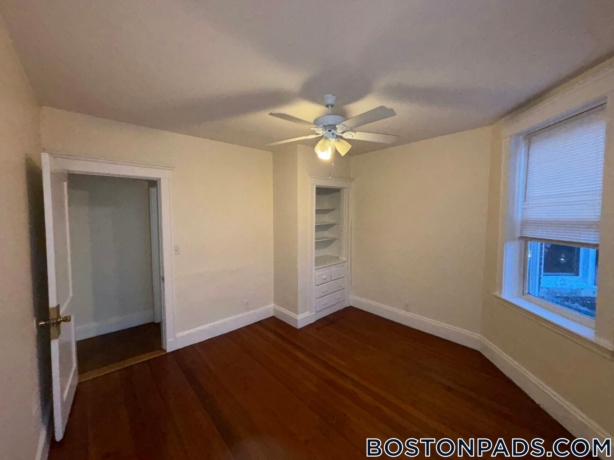 Building Photo - 518 Cambridge St