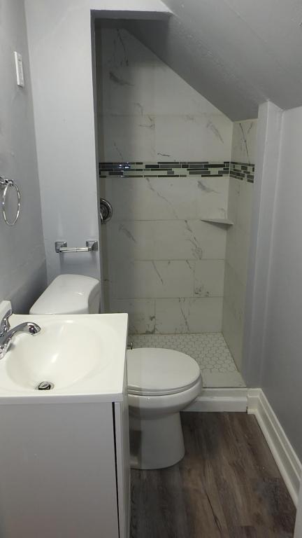 Building Photo - 1806 E 67th St