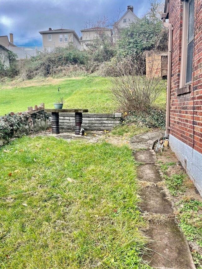 Building Photo - 3 Bed-1 Bath Turtle Creek PA