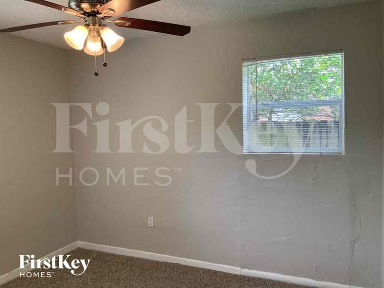 Building Photo - 1525 NW 126th St