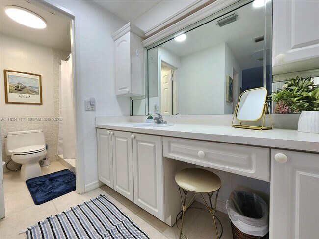 Building Photo - 3505 S Ocean Dr