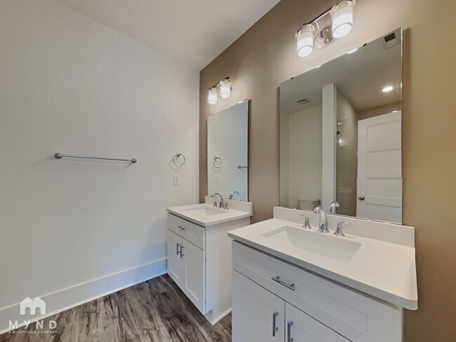 Building Photo - 1411 Walton Rd