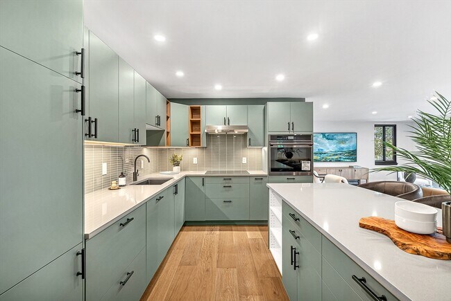 Building Photo - 935 Washington St