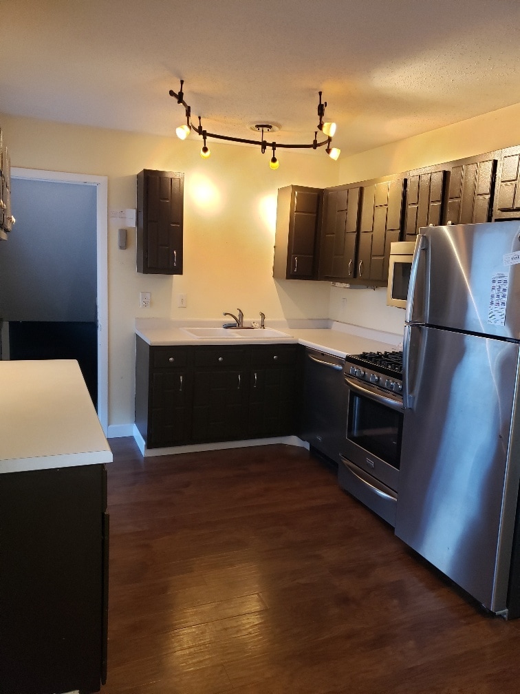 Building Photo - 2718 W 59th St