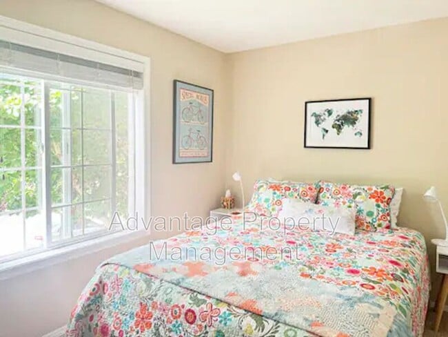 Building Photo - 1622 SW Country Club Pl