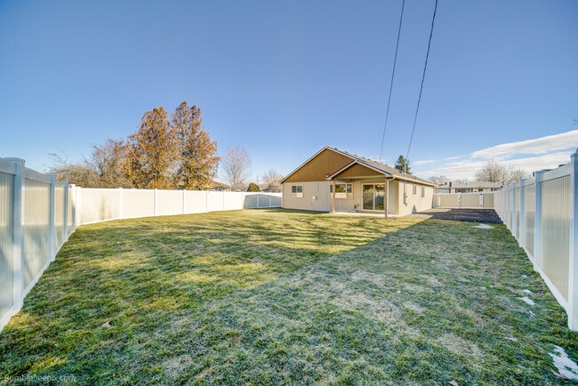 Building Photo - 1923 N Nelson St