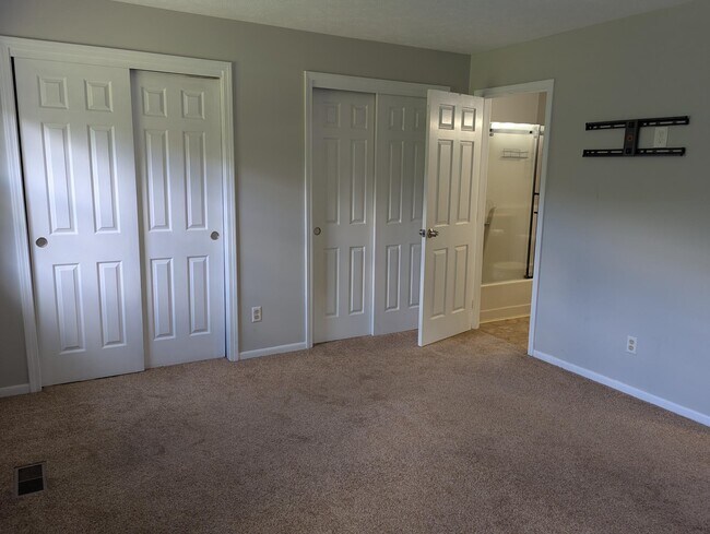 Building Photo - 160 Winterwood Dr