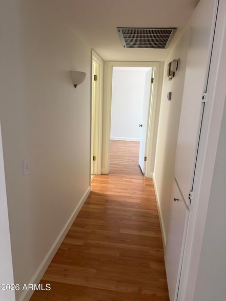 Building Photo - 10833 W Santa Fe Dr