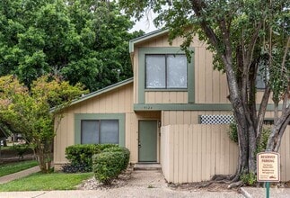 Building Photo - 9524 Quail Village Ln
