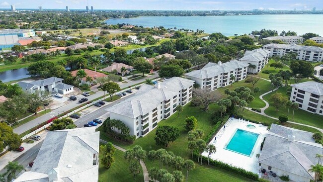 Building Photo - 3716 Whitehall Dr