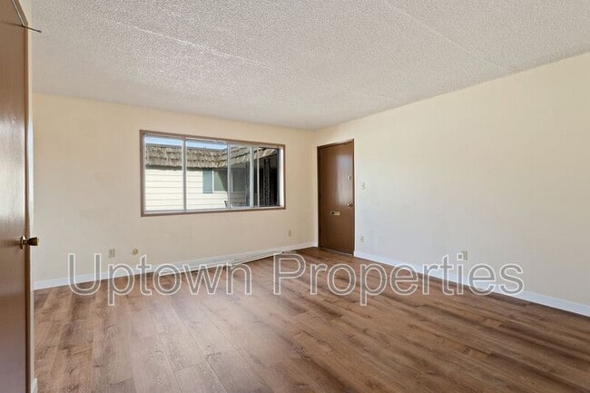 Building Photo - 8069 NE Flanders St