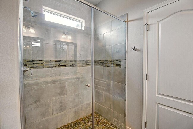 Building Photo - 7530 Sable Creek Dr